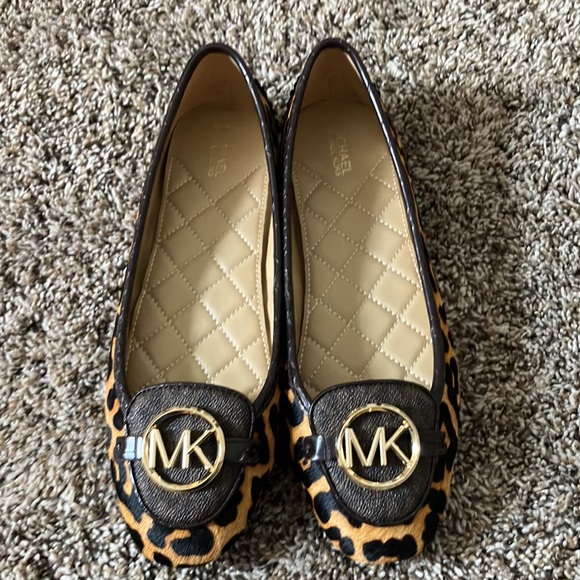 Ladies Michael kor flats - Picture 4 of 4
